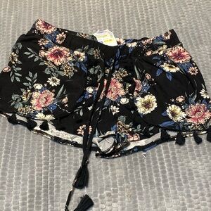 Women’s new Derek heart flowered shorts